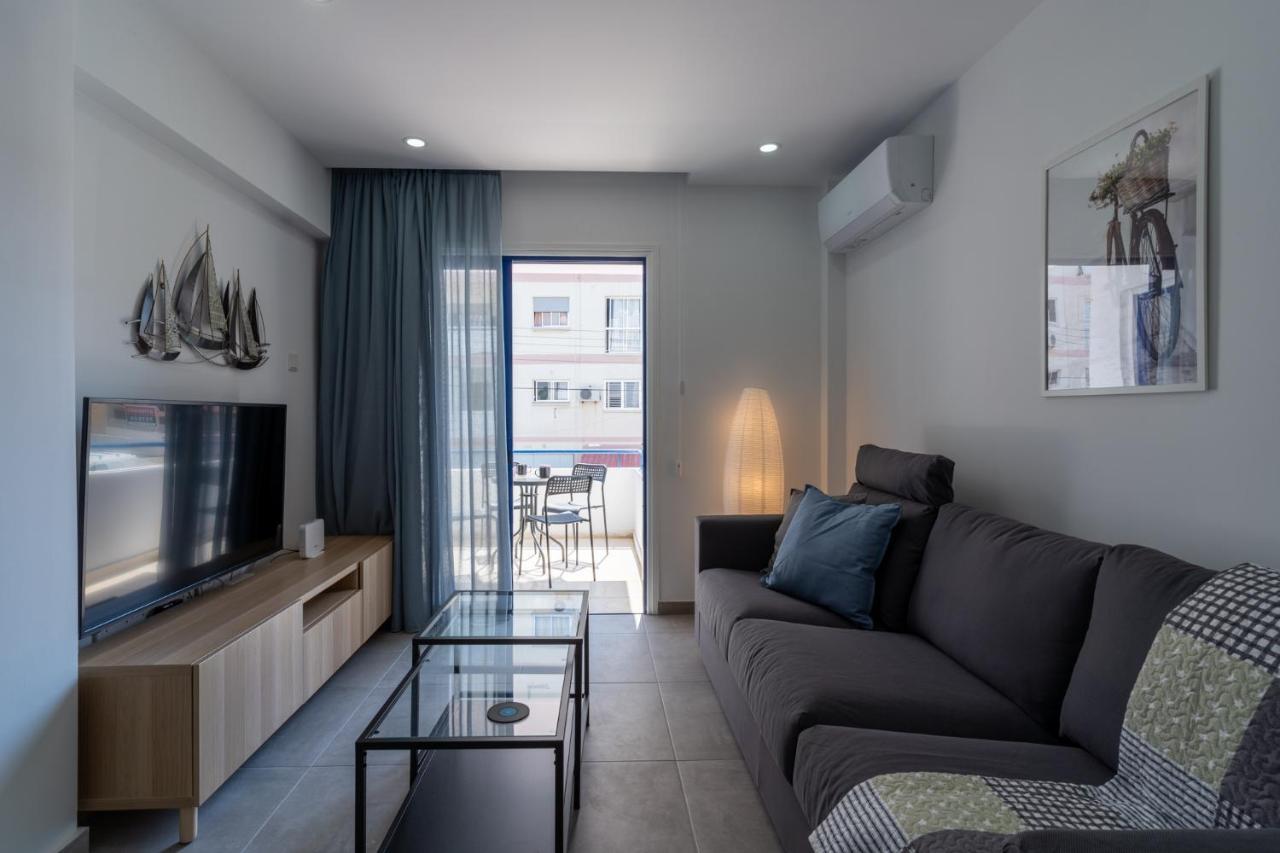 Odyssey - Captivating 2-Bedroom Retreat In Larnaca Lárnaca Exterior foto